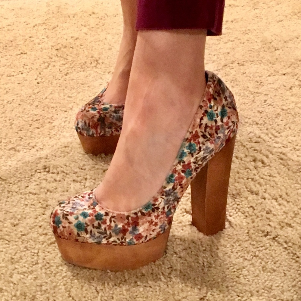 Steve Madden Cheeky Velvet Heels